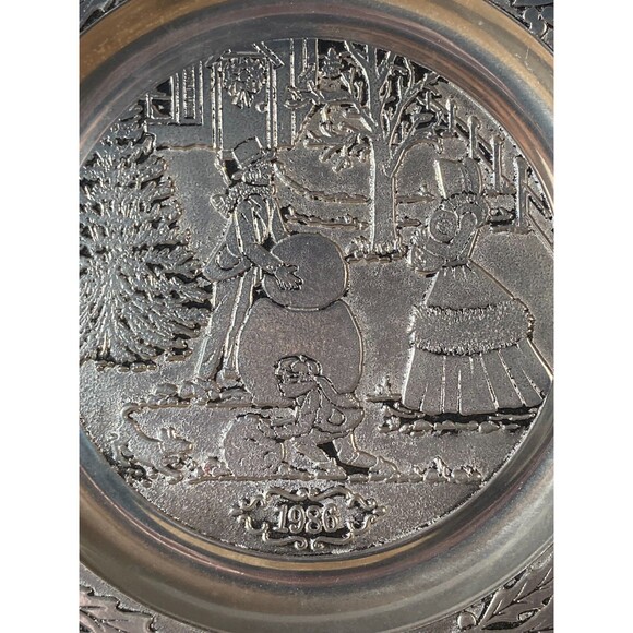 Vintage 80s Pewter Plate 1980s Holiday Winter Christmas Theme Decor Cottagecore - Picture 2 of 4